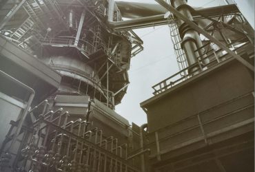 Indústria mantém cautela em 2026 e concentra contratações em lideranças técnicas