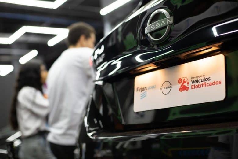 Nissan Inicia Segunda Fase de Projeto Social para Capacitação em Manutenção de Veículos Elétricos