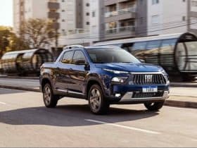 Fiat Toro chega à linha 2027 como a primeira picape híbrida-leve produzida no Brasil