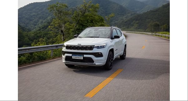Jeep Compass Blackhawk Flex tem nova motorização Turboflex