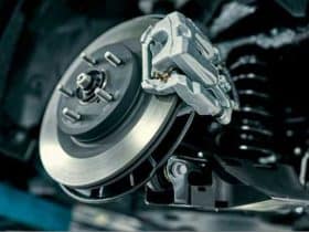 Fatores que provocam o travamento da pinça de freio