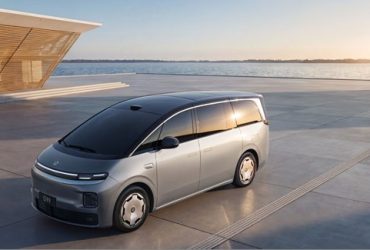 Leapmotor revela mundialmente a minivan de luxo D99