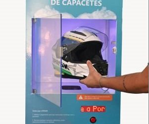Por R$10, motociclistas já podem desinfetar o capacete em vending machines no estado de São Paulo