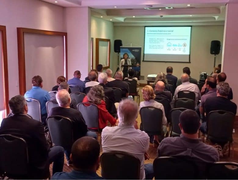  Especialistas explicam como serão as regras para instalação de carregadores de veículos elétricos em 2026