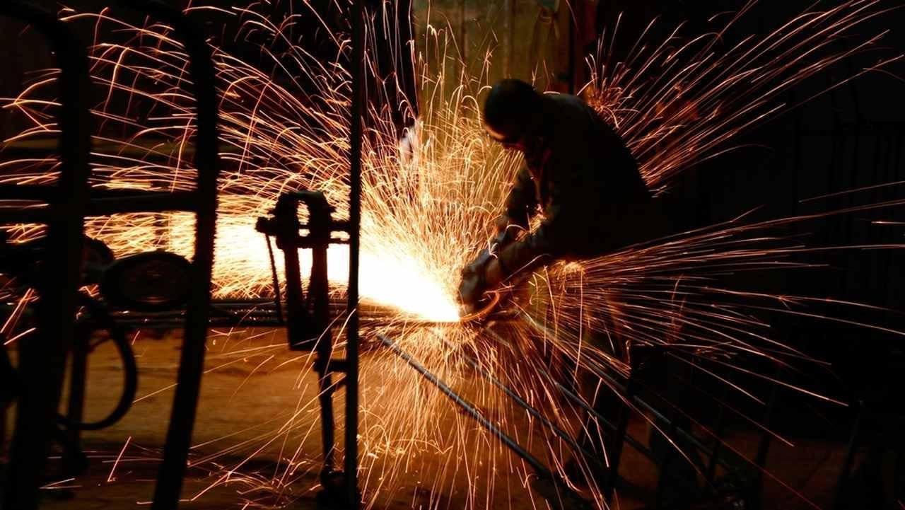 Como o Desvio de Investimentos para Segurança Aumenta o Custo Brasil na Indústria