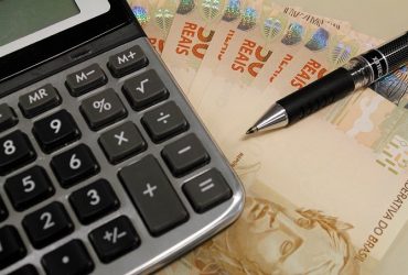 Adiantamento do 13º salário: como a antecipação pode reduzir a inadimplência no curto prazo