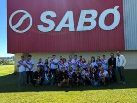 Sabó promove imersão na fábrica de Mogi Mirim para estagiários da Rede Fortbras e investe na formação das novas gerações