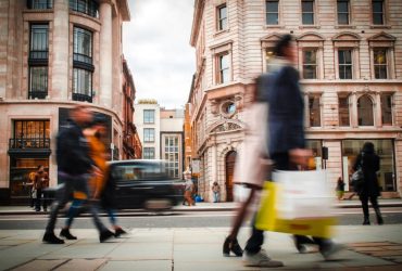 Comércio Paulista Pode Perder R$ 17 Bilhões em 2026 com Mais Feriados em Dias Úteis