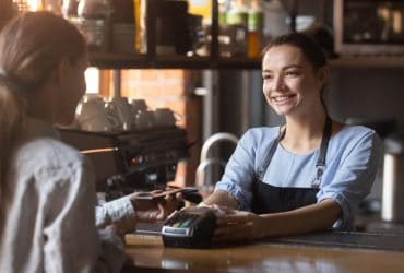 Carnaval 2026 deve movimentar R$ 14,48 bilhões e gerar 39,2 mil empregos, prevê CNC
