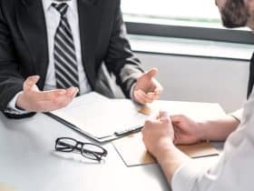 Perda de Confiança nas Empresas: Como os Líderes Podem Enfrentar Esse Desafio e Reconstruir a Credibilidade