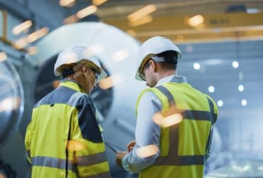 Confiança da Indústria Sobe, mas Empresários Mantêm Pessimismo Prolongado