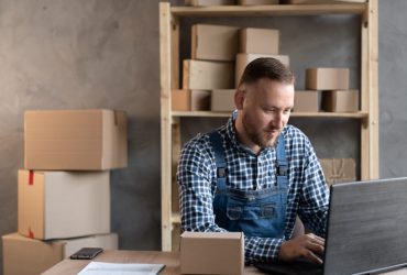 Como Juros Altos Pressionam Empresas, Travando Investimentos e Prolongando a Estagnação Econômica