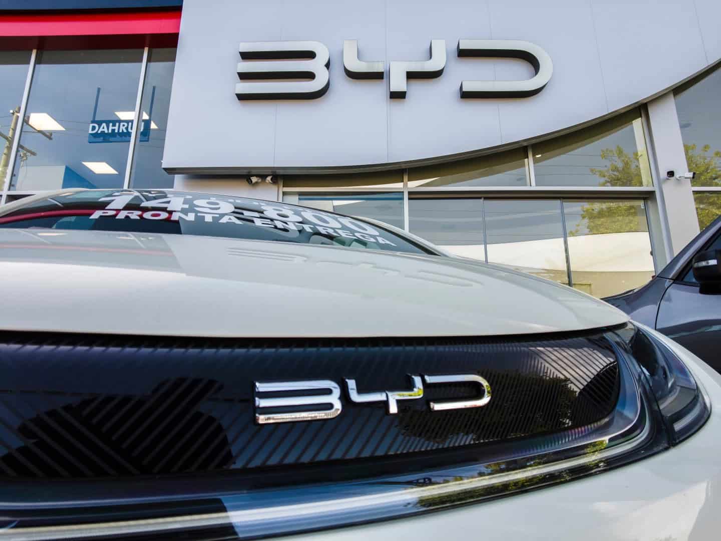 Brasil se torna líder mundial na importação de carros chineses: entenda as causas e impactos no mercado automotivo