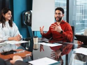 Pesquisa revela jovens liderando transformação na indústria