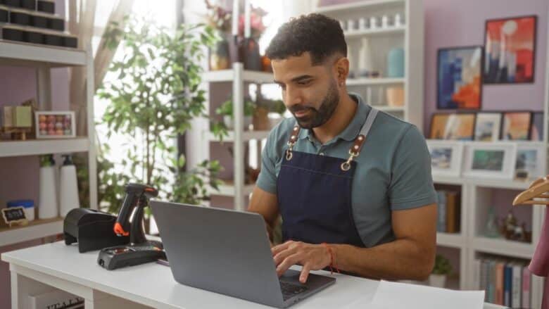 Confiança do empresário do comércio avança em julho, mas ainda fica abaixo do nível de 2024