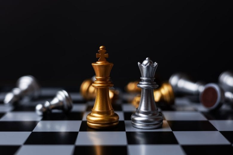 Conflito Bélico no Tabuleiro de Xadrez: Estratégias, Táticas e Lições para a Vida Real