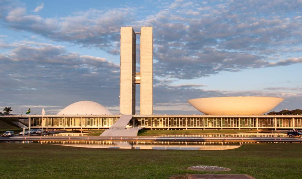 Passivo Invisível da Eletrificação: Como a Transição Energética Começa a Preocupar o Congresso Brasileiro