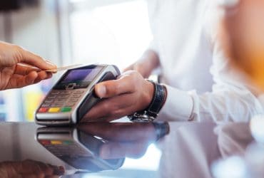 Intenção de Consumo das Famílias Sobe 0,8% em Janeiro e Emenda 3ª Alta Mensal, Aponta CNC