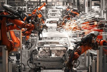 Setor automotivo acelera expansão e crédito ganha fôlego com queda da Selic