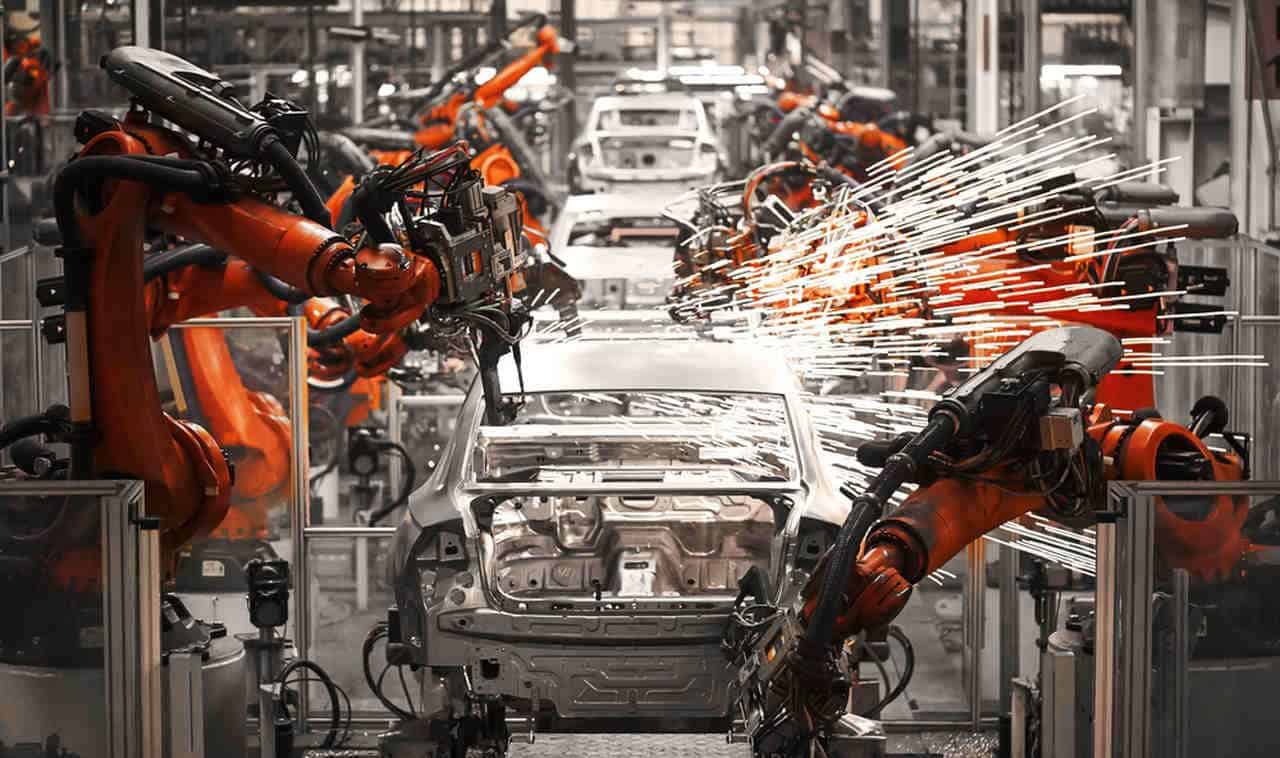 Setor automotivo acelera expansão e crédito ganha fôlego com queda da Selic