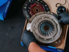 ZF Aftermarket amplia linha SACHS para veículos leves com novos kits de embreagem e volantes bimassa