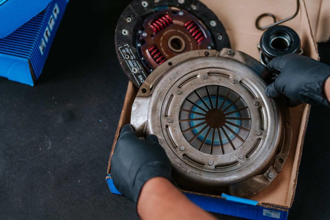 ZF Aftermarket amplia linha SACHS para veículos leves com novos kits de embreagem e volantes bimassa
