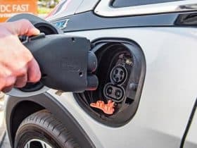 Veículos Eletrificados Batem Recorde e Alcançam 13,6% de Participação no Mercado de Automóveis no Brasil